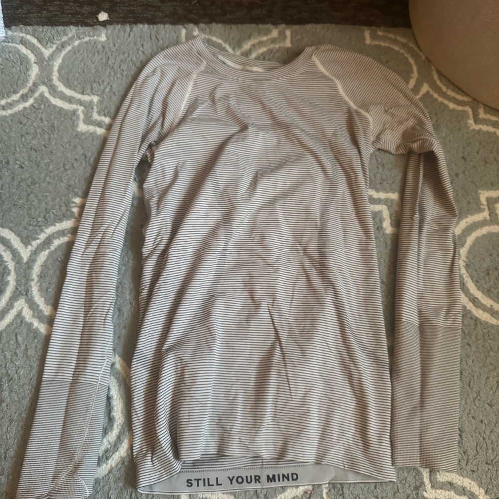 LULULEMON athletic top